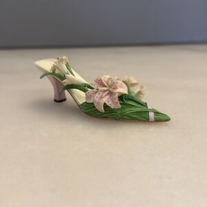 2003 Just The Right Shoe By Raine Lavish Lillies Step into Nature #25395
